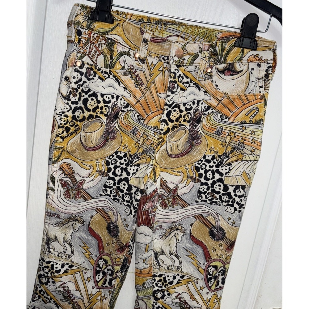 SOLD x Lainey Wilson 27x30 Life of Lainey Storyteller Print Flare Jeans - Picture 4 of 16